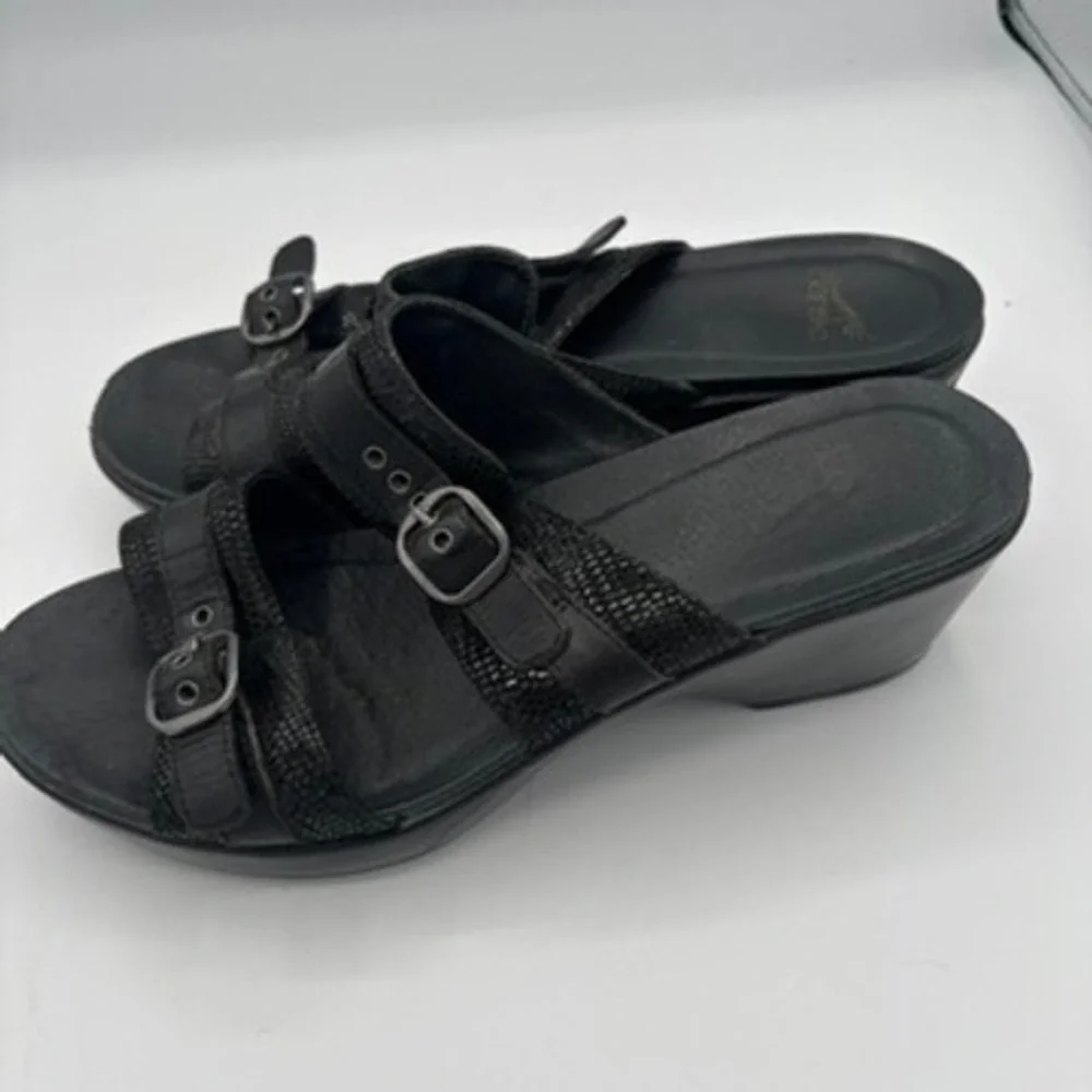 Dansko Wedge‎ Sandals Womens Sz 40 Black Leather Buckle Comfort Shoes